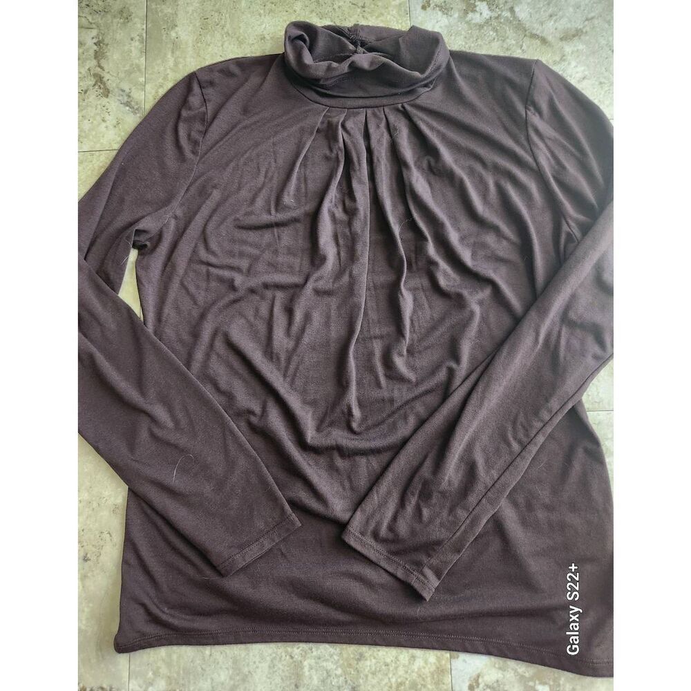 T85 Sag Harbor brown mock turtleneck, long sleeved Women's Size Medium